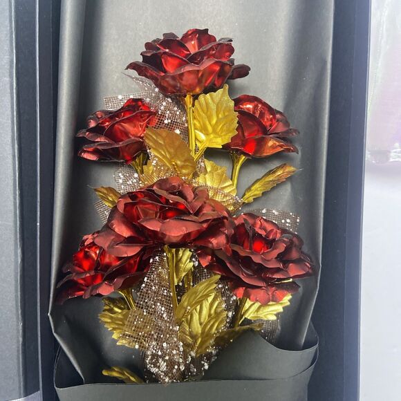 WOORI Gold-Plated Red Roses Leaves Bouquet In Black Gift Box Luxurious Elegant - Picture 2 of 7
